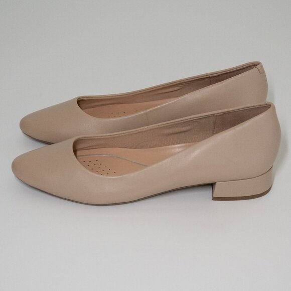 Easy Spirit Caldise Leather Low Heel Dress Shoes in Lite Latte Tan - Picture 4 of 16